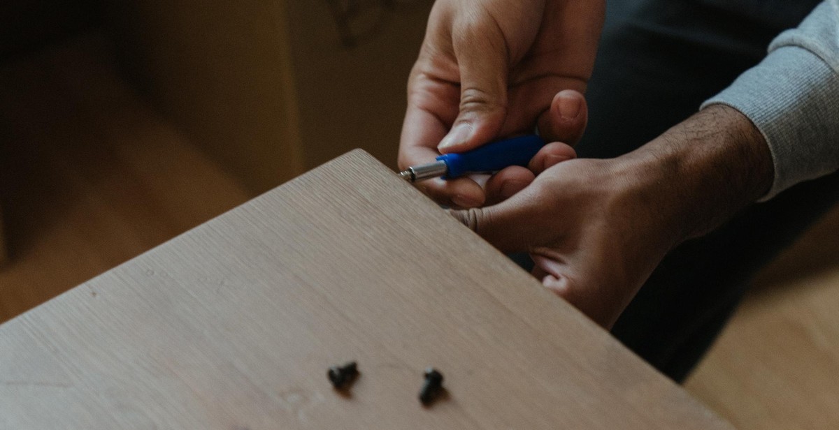 assembling planter box