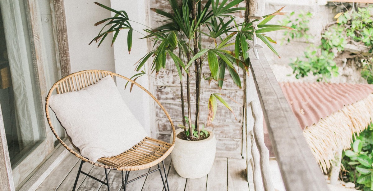 balcony garden maintenance