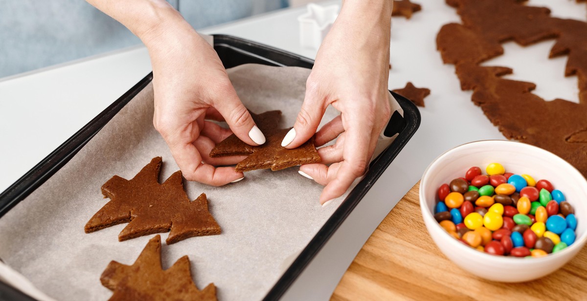 chocolate crinkle cookie preparation