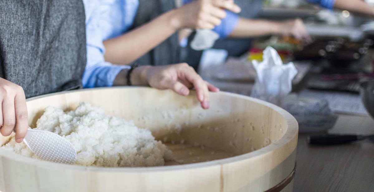 cooking saffron rice