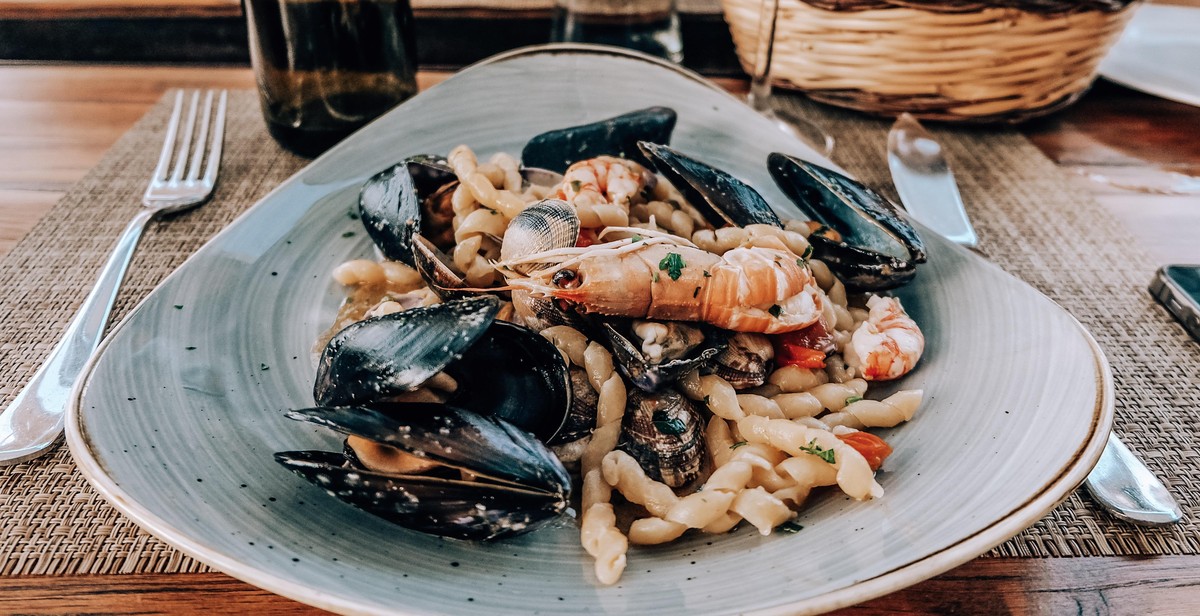 cooking steamed mussels