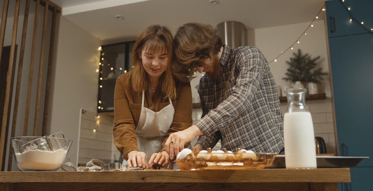 couple cooking together