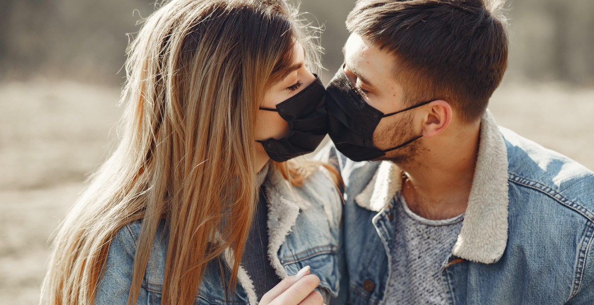 couple kissing in nature