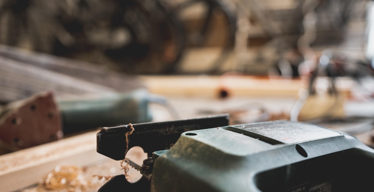 DIY bookshelf tools