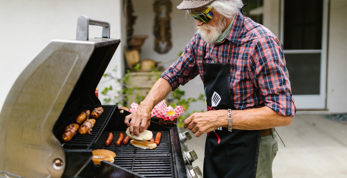 grilling burgers