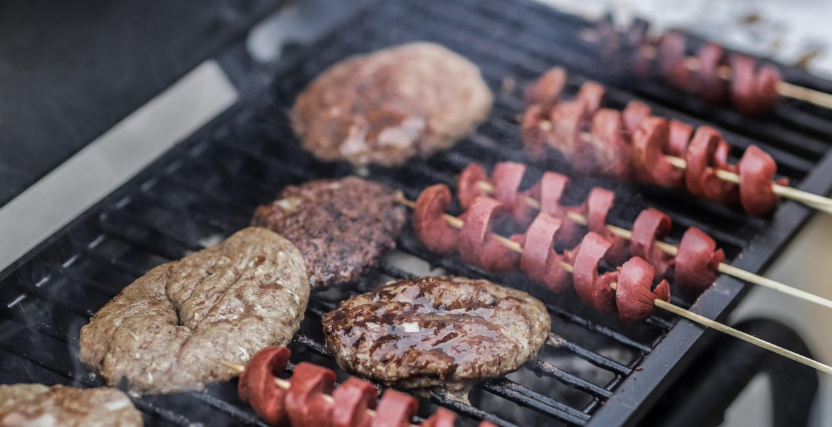 grilling burgers