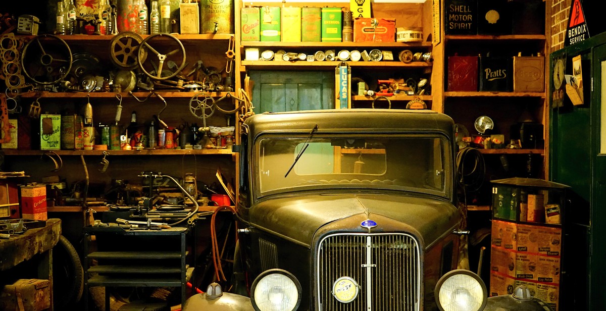 oldtimer car repair tools