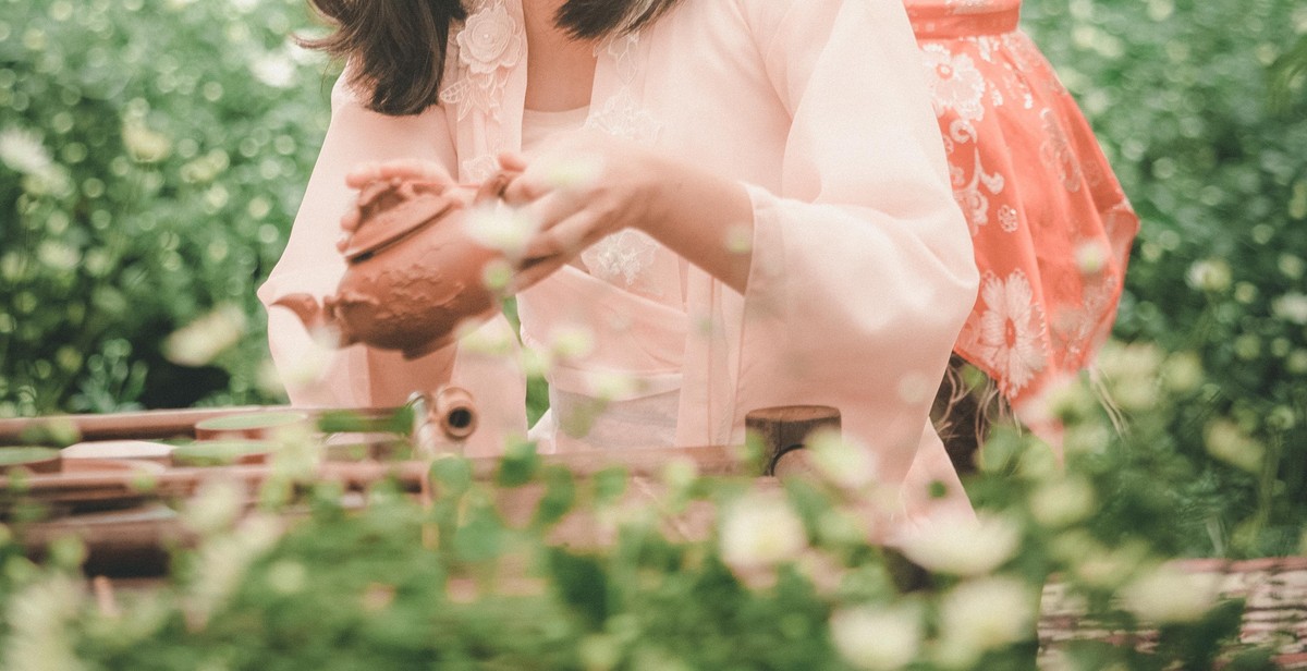 preparing tea garden