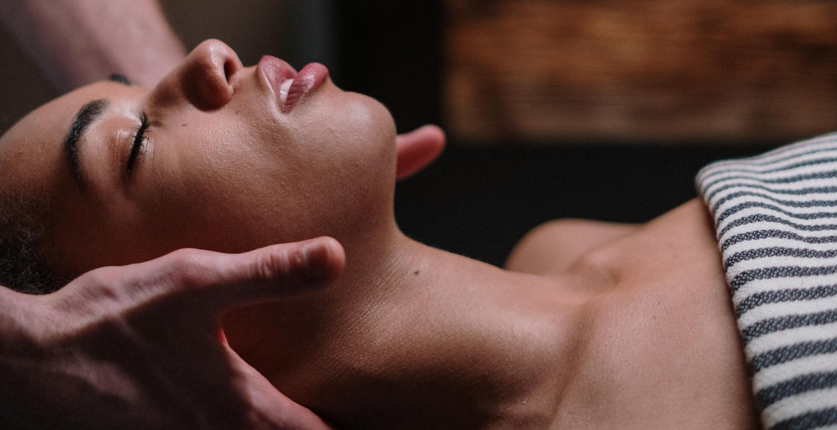 sensual massage oil benefits