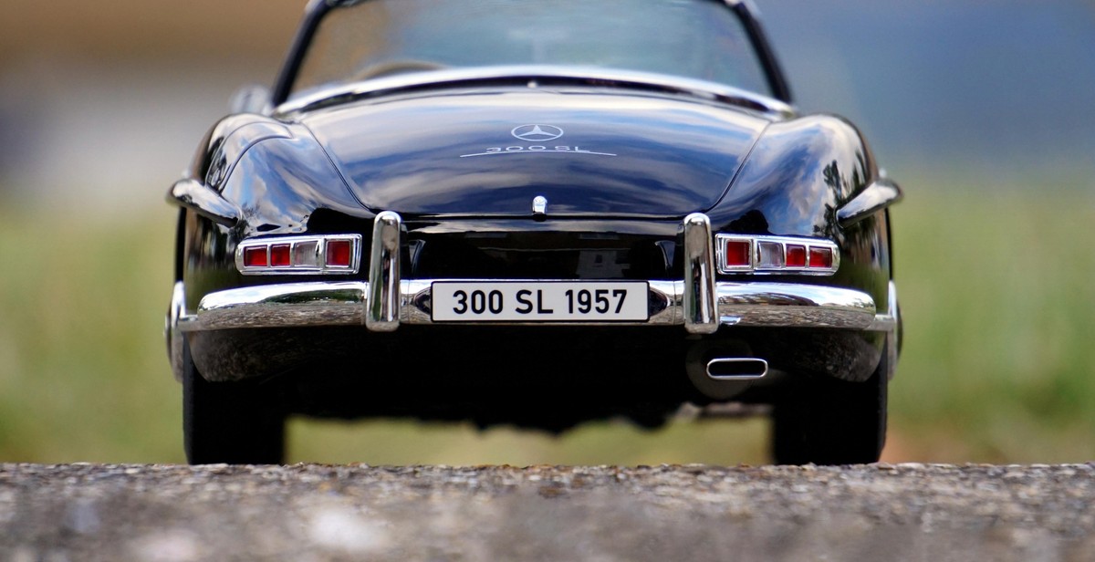 vintage car badge emblem types