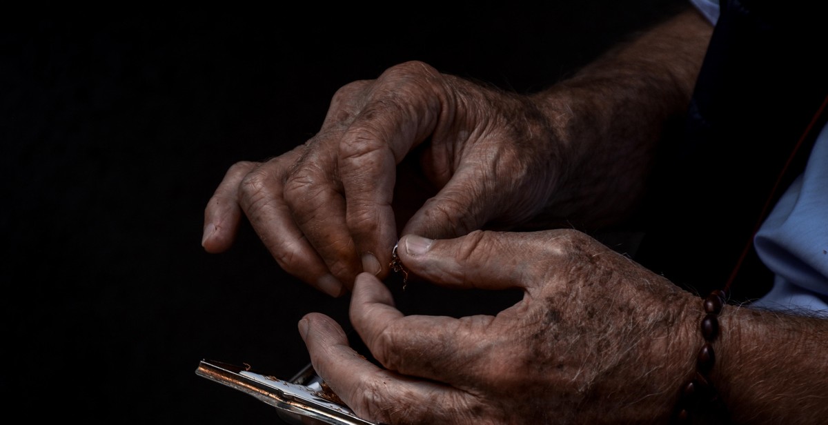 herbal cigarette making