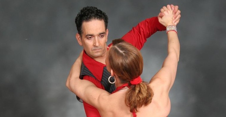 salsa dance couple