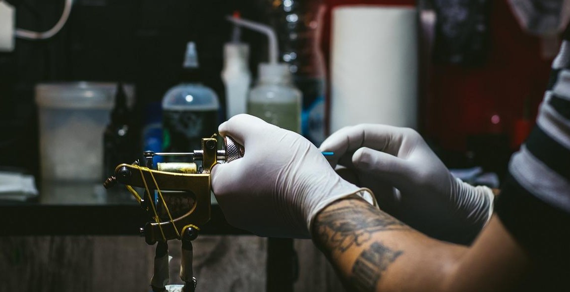 tattoo artist sterilization