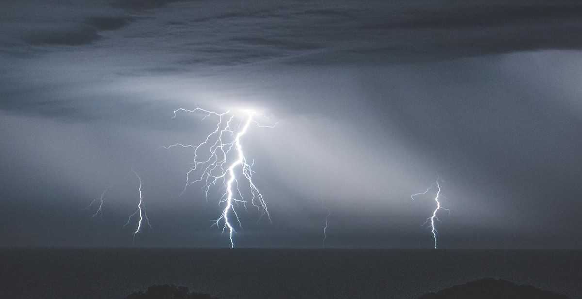 tornado storm lightning